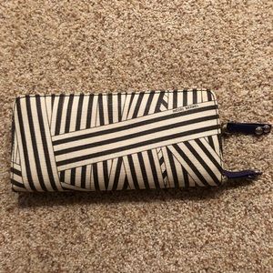 Henri Bendel wallet